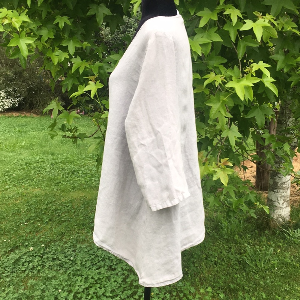 Match Point Flowy Linen Top - Picture 4 of 7